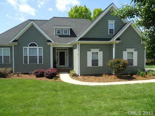 Property image 1 at 142 Turnberry Lane, Mooresville, NC 28117