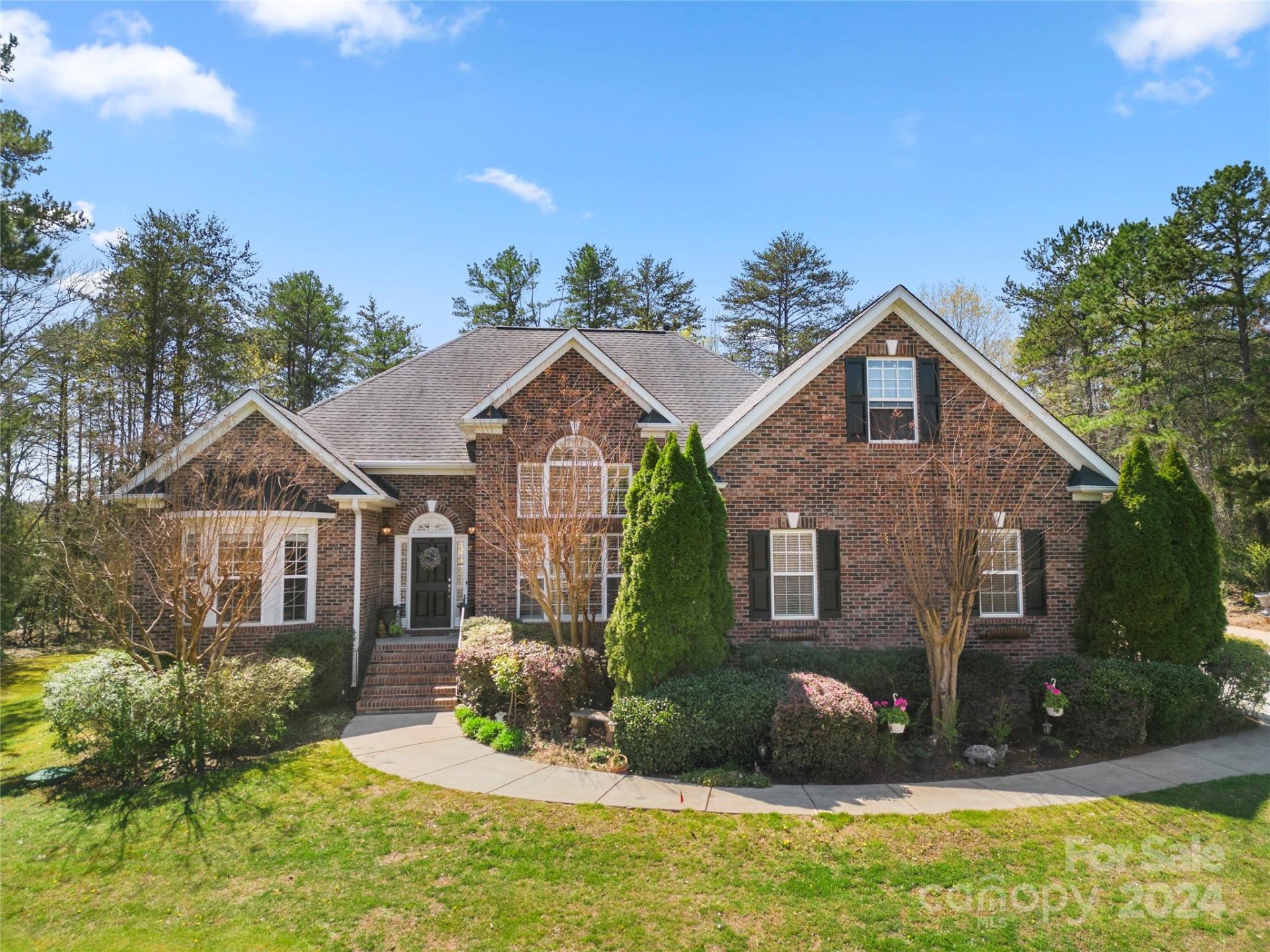 797 Lynnwood Farms Drive