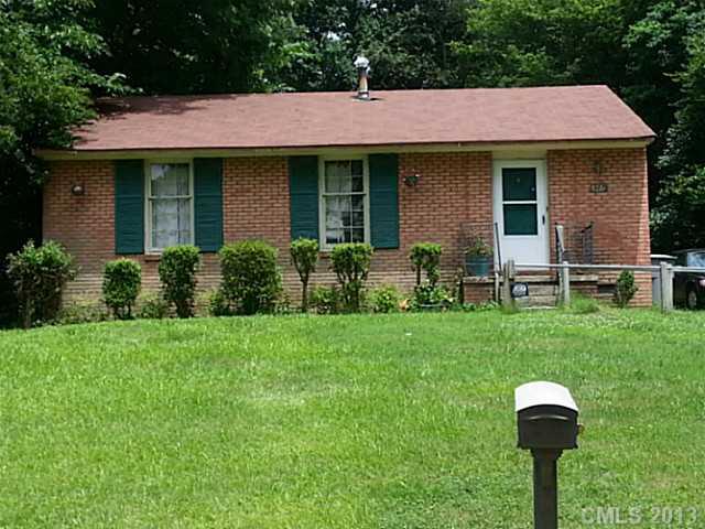 Property image 1 at 327 Scottie Place, Charlotte, NC 28217