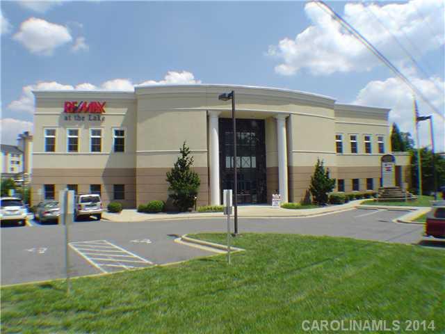 Property image 1 at 121 Rolling Hill Road, Mooresville, NC 28117