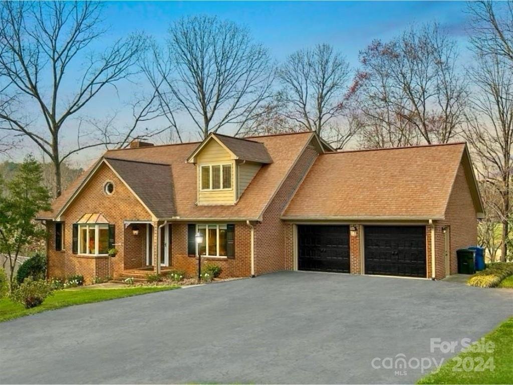 Property image 1 at 3905 Pinecrest Drive, Hickory, NC 28601