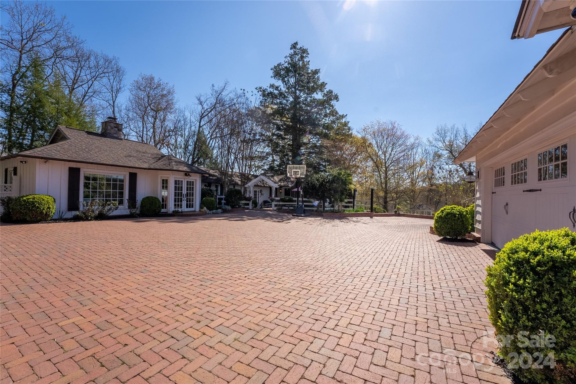 Property image 1 at 941 Braewick Road, Tryon, NC 28782