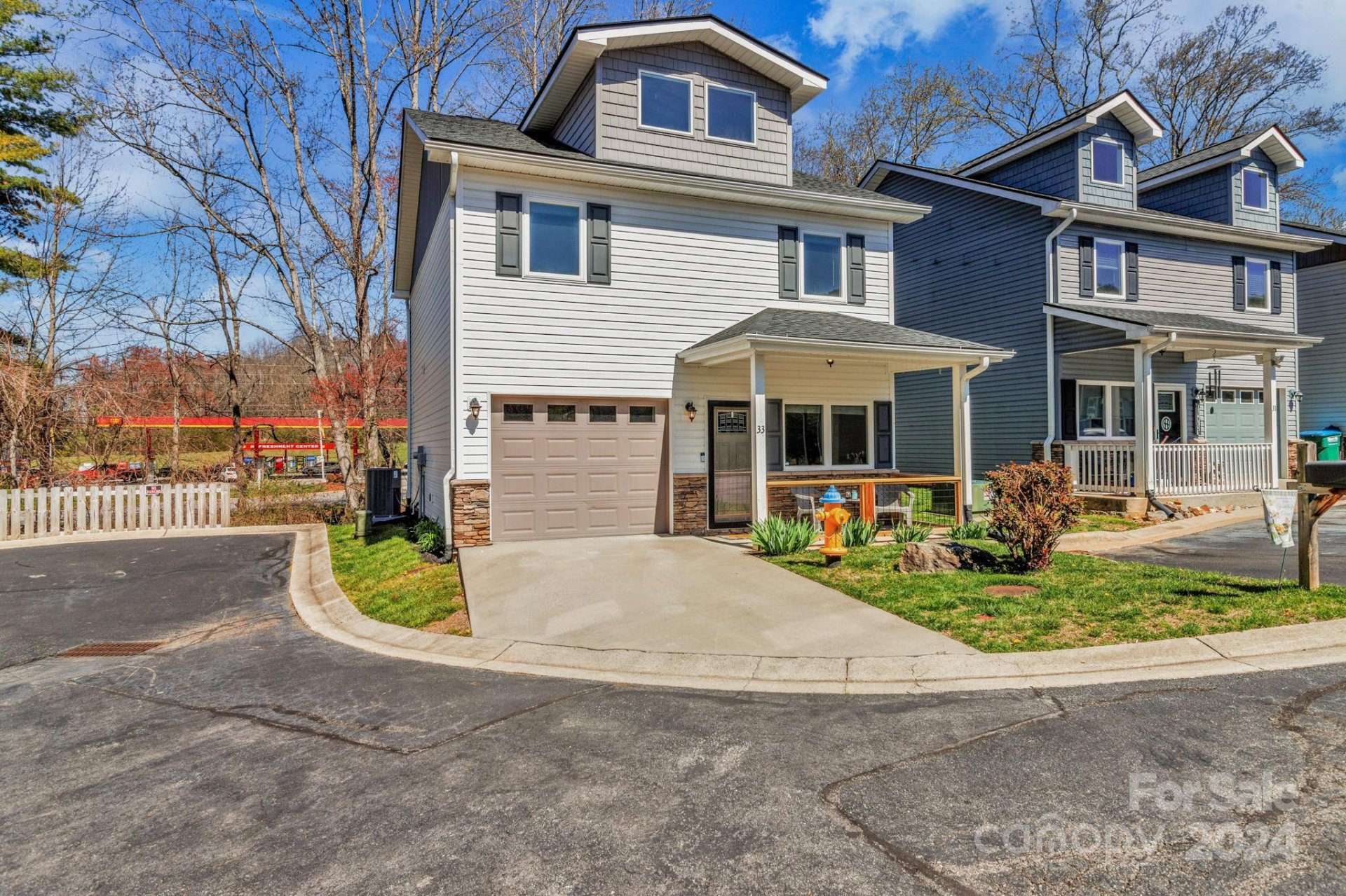 Property image 1 at 33 English Ivy Road, Asheville, NC 28806