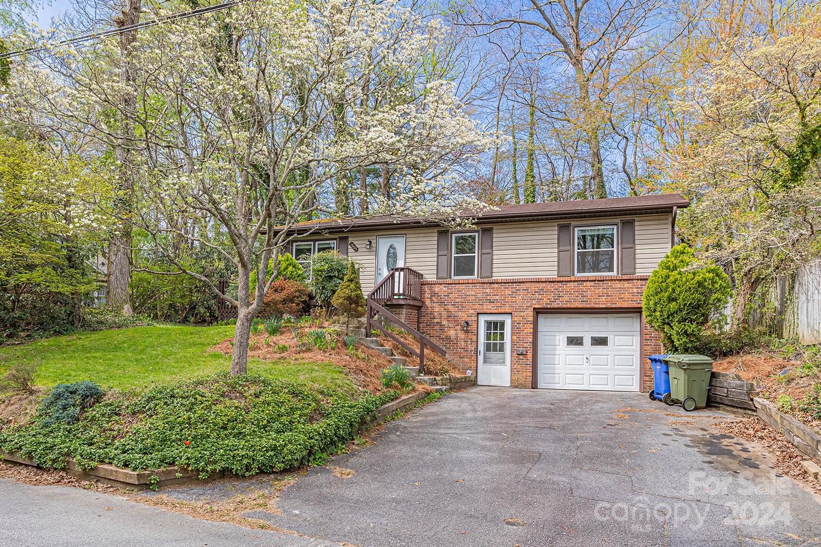 Property image 1 at 1805 Lower Ridgewood Boulevard, Hendersonville, NC 28791