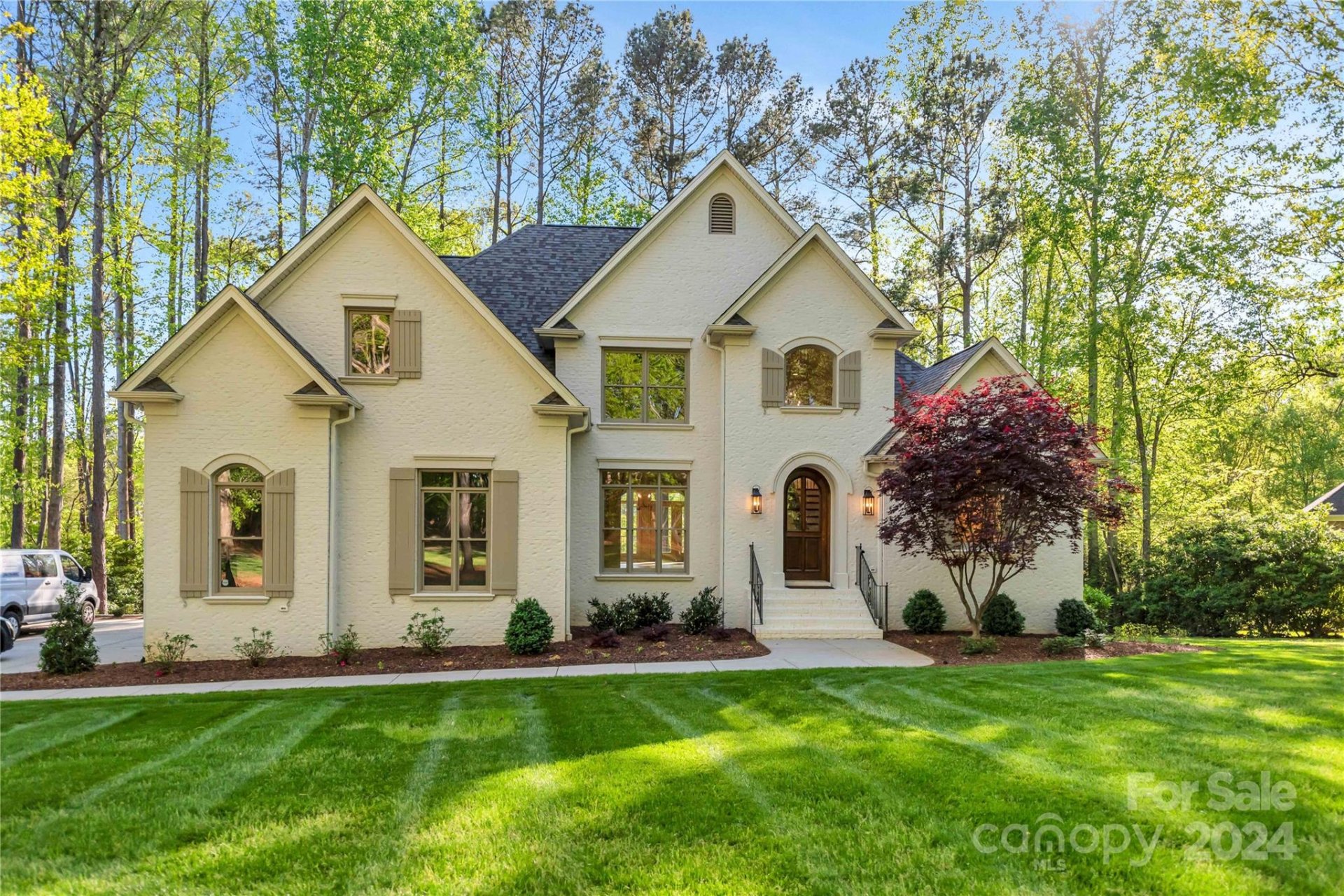 5206 Woodland Bay Drive