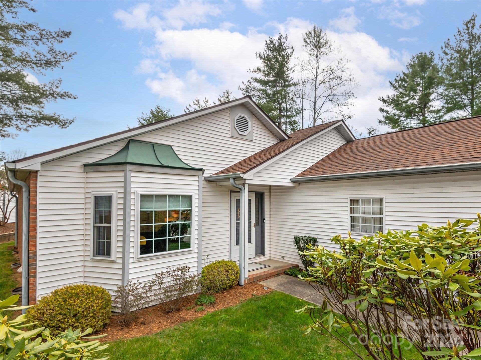 Property image 1 at 225 Hampton Court, Hendersonville, NC 28791