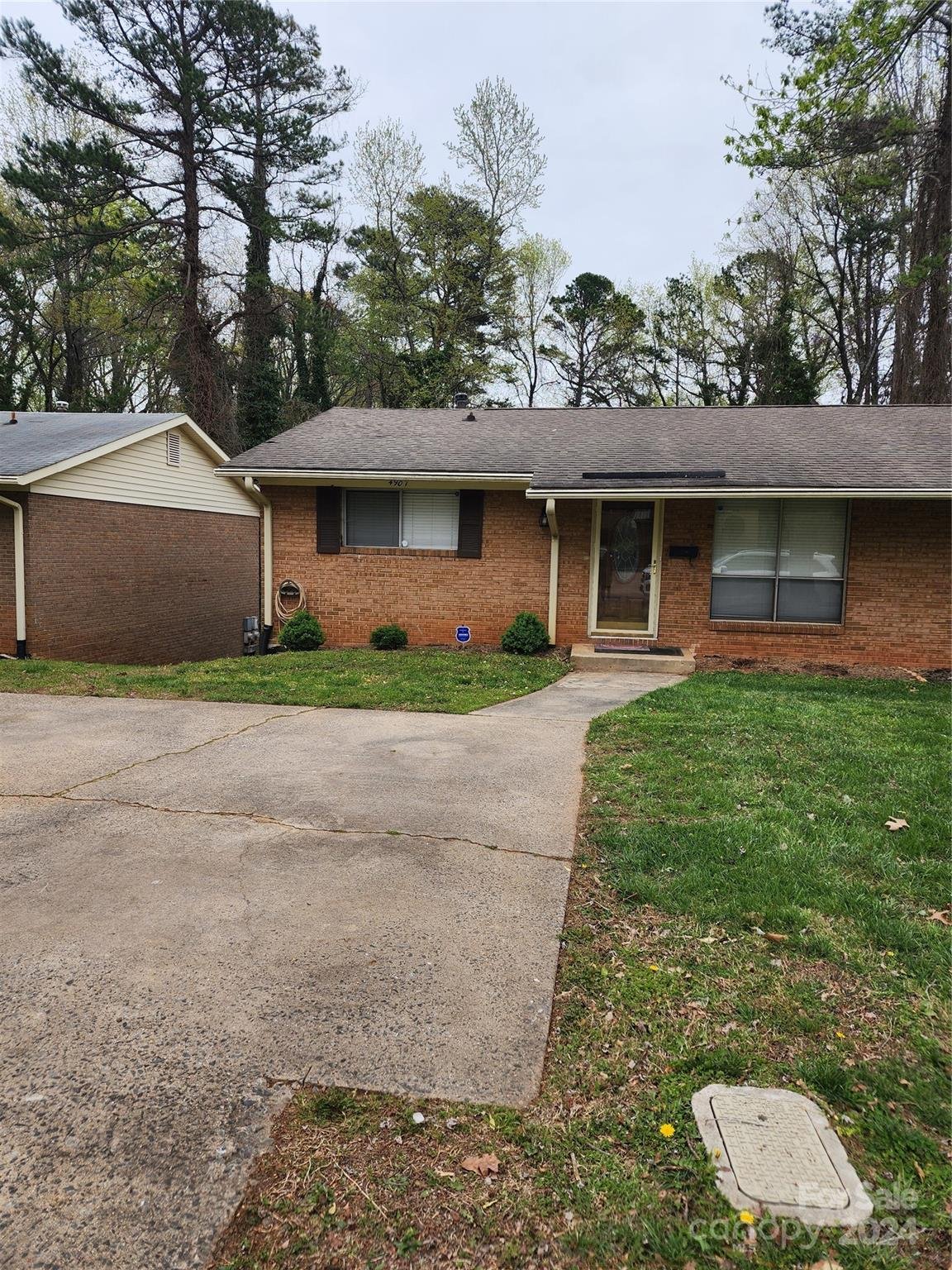 Property image 1 at 4907 Highlake Drive, Charlotte, NC 28215