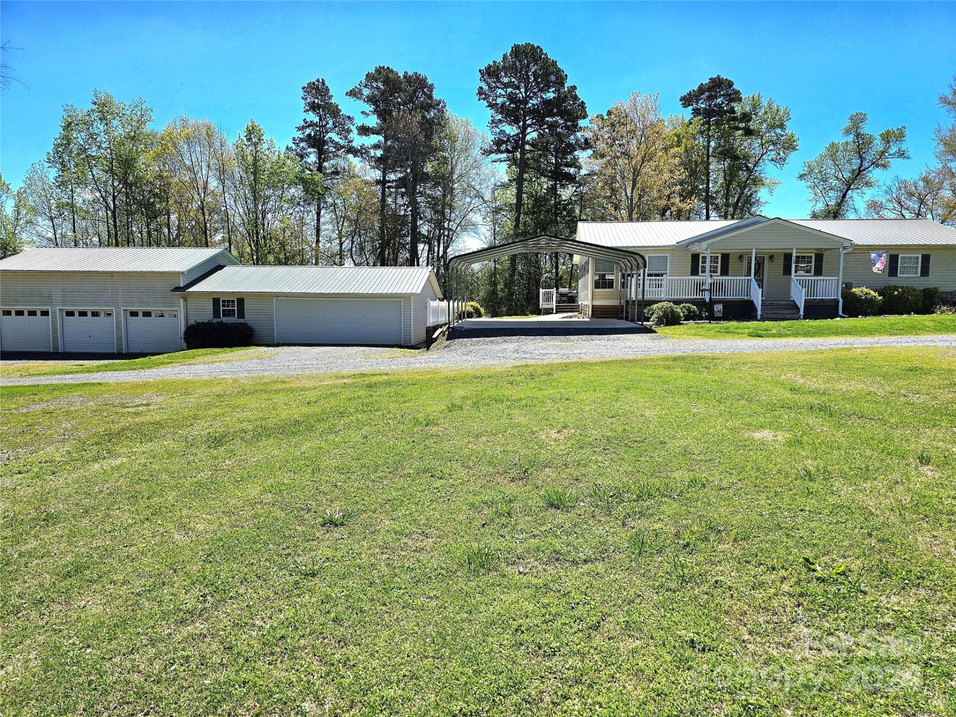 Property image 1 at 125 Thirteenth Avenue, New London, NC 28127