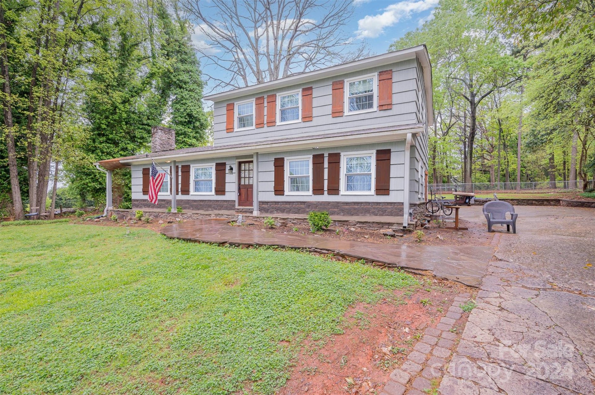 Property image 1 at 132 Oak Trail, Belmont, NC 28012