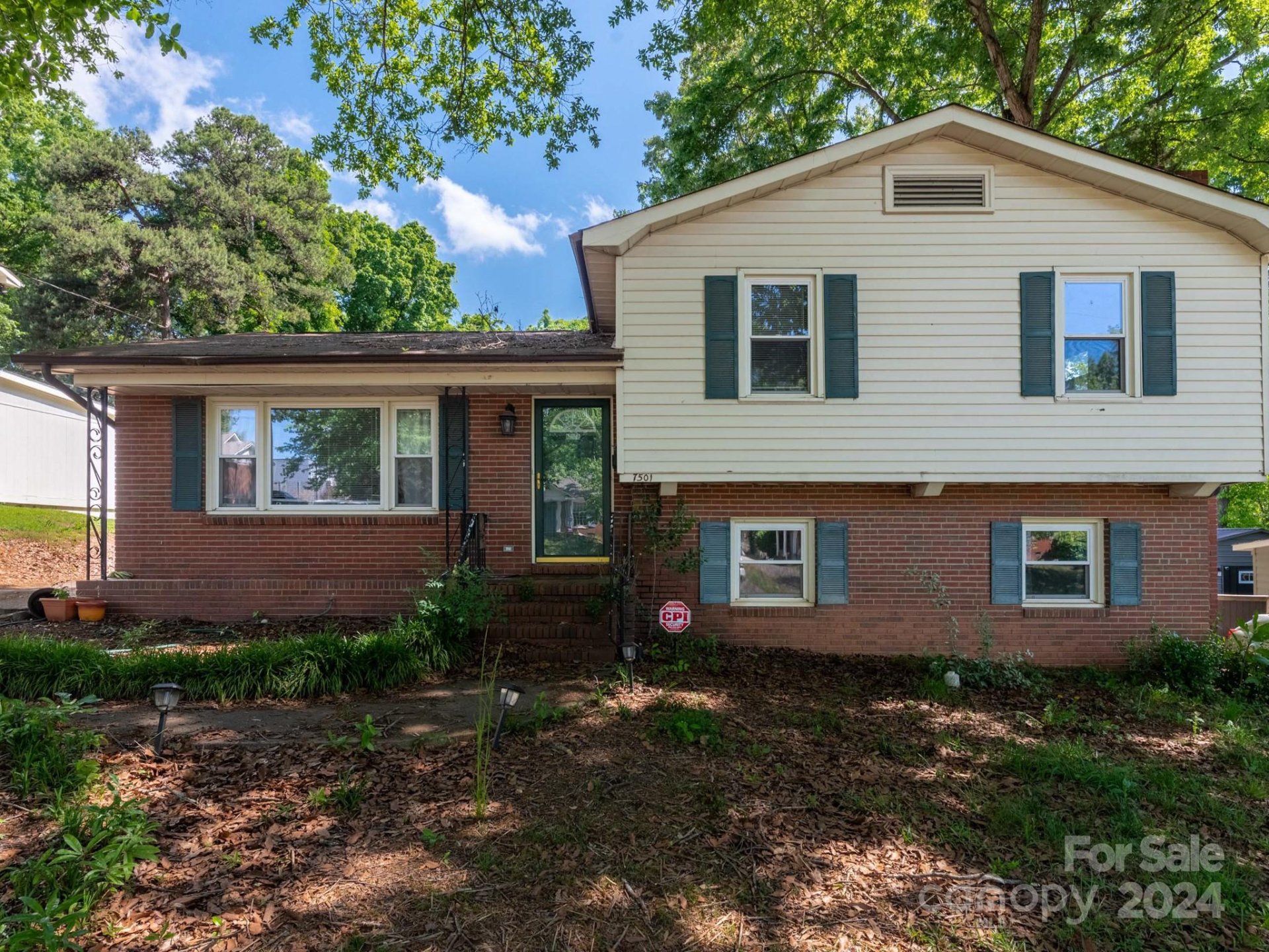 Property image 1 at 7501 Briardale Drive, Charlotte, NC 28212