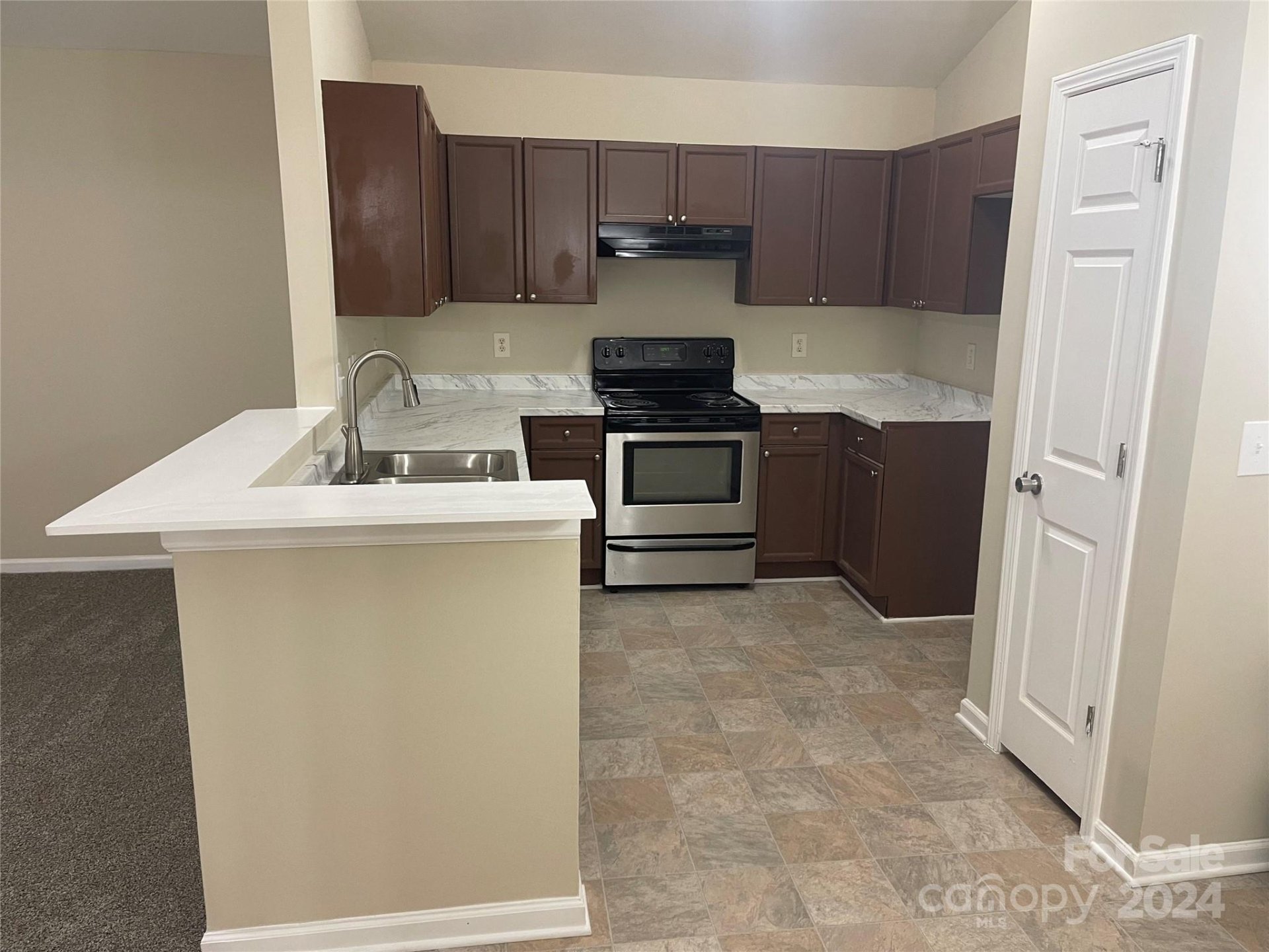 Property image 1 at 107 High Winds Lane, Charlotte, NC 28208