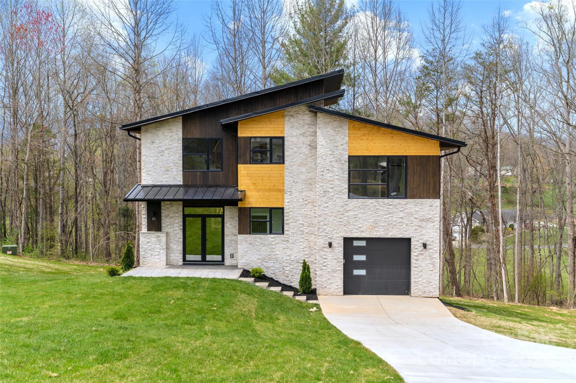 Property image 1 at 39 Baxter Woods Lane, Candler, NC 28715