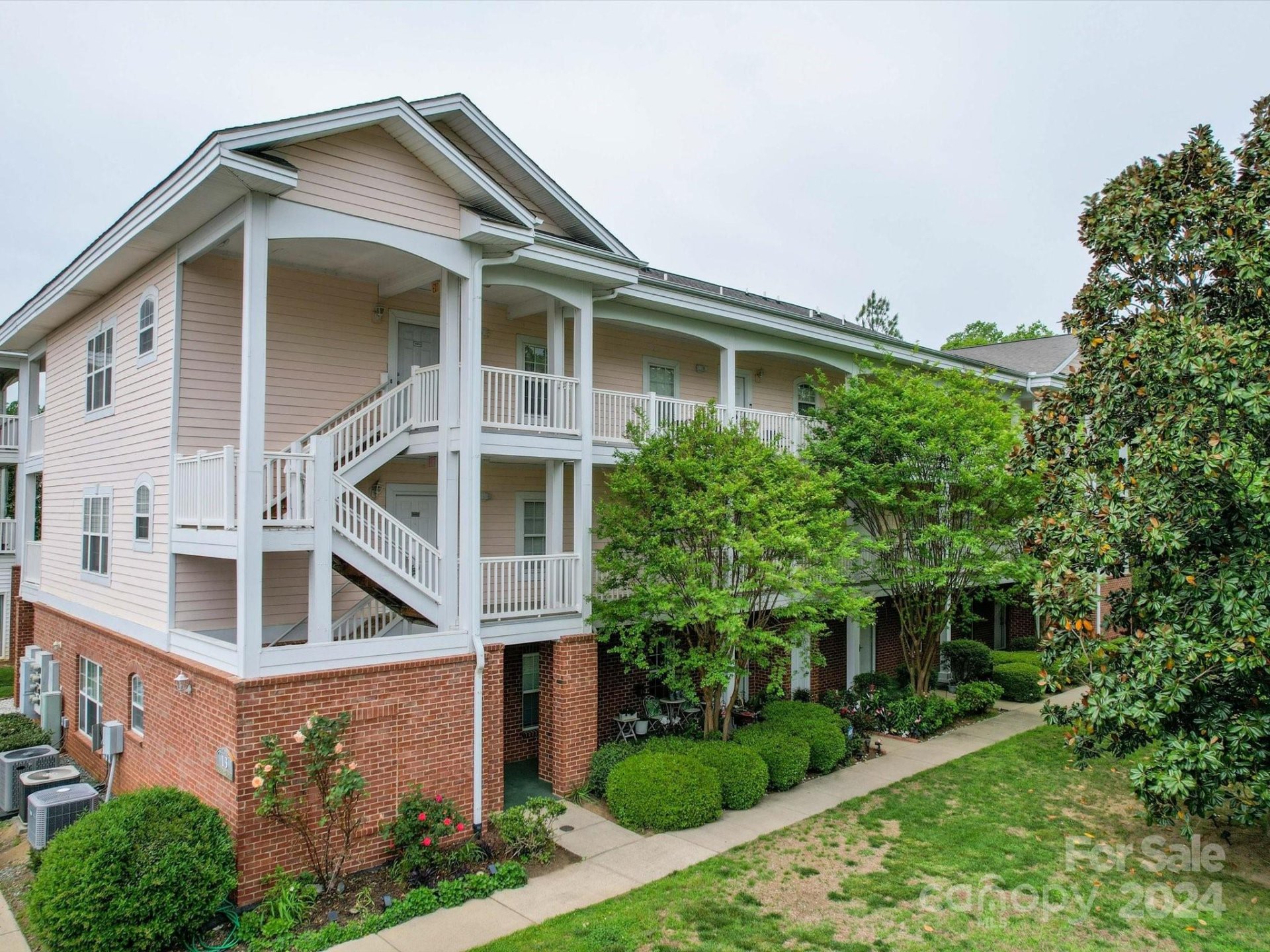 9323 Meadow Vista Road