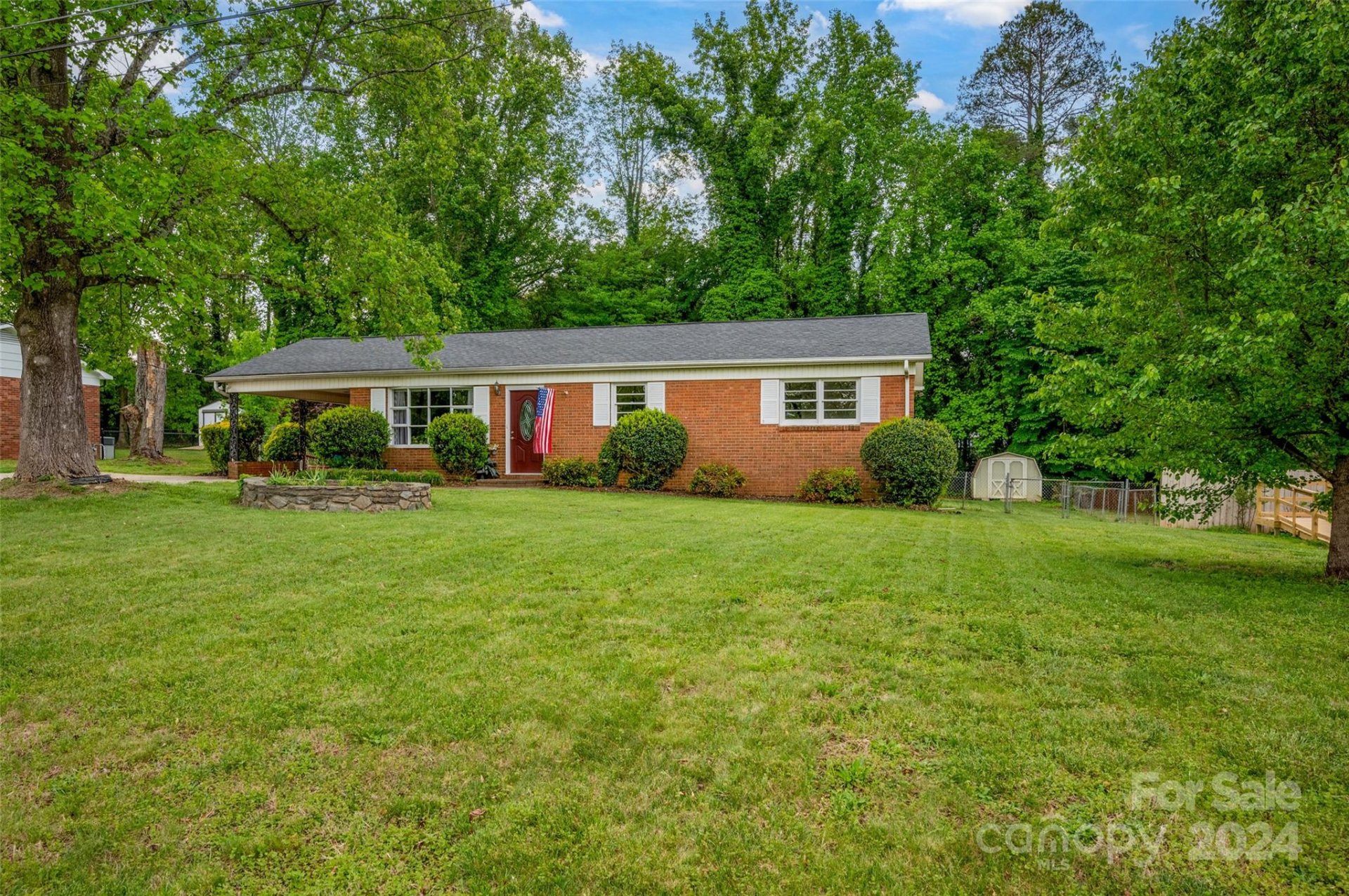 Property image 1 at 2540 32nd Avenue, Hickory, NC 28601