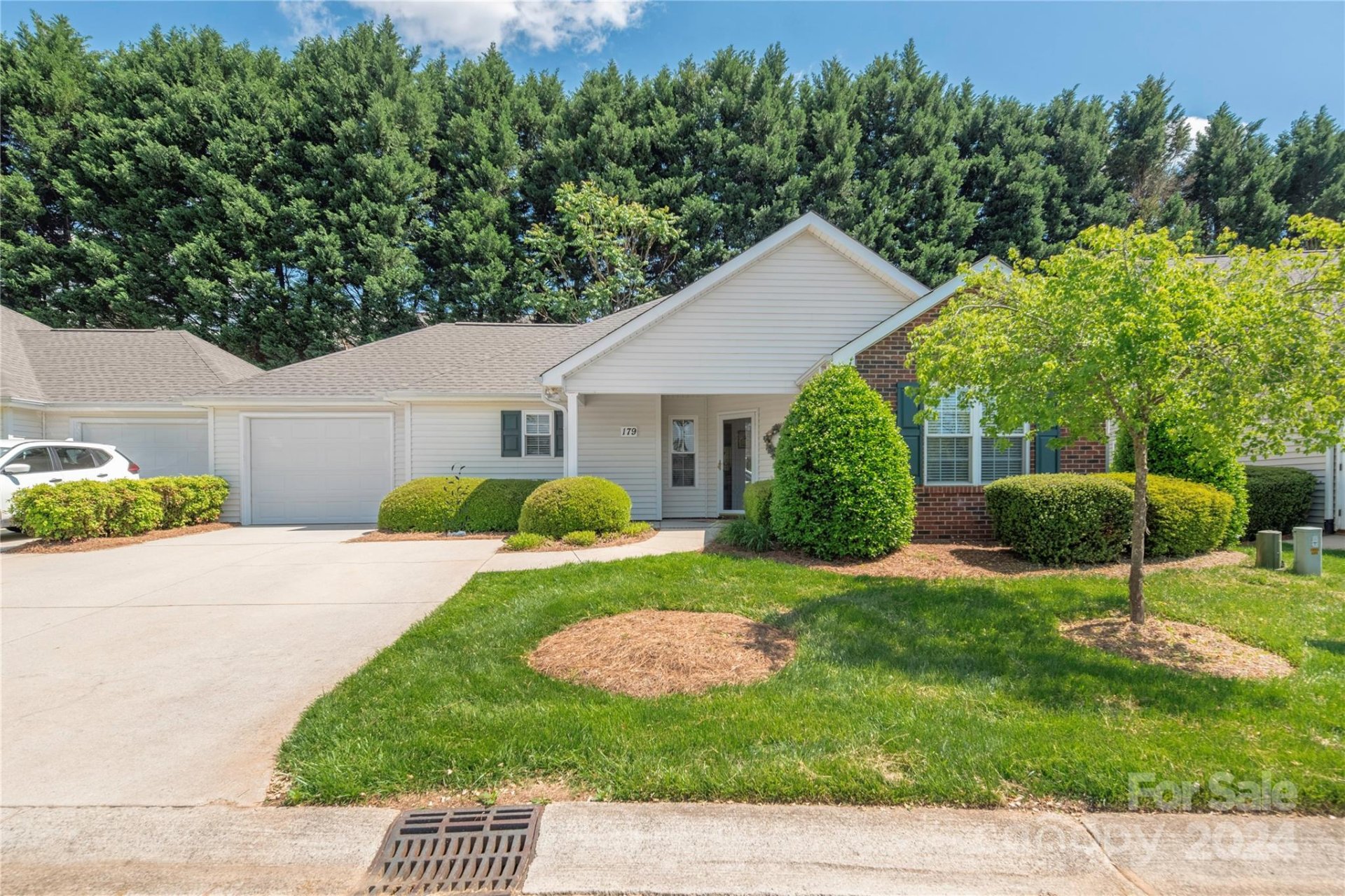 Property image 1 at 179 Oak Village Parkway, Mooresville, NC 28117