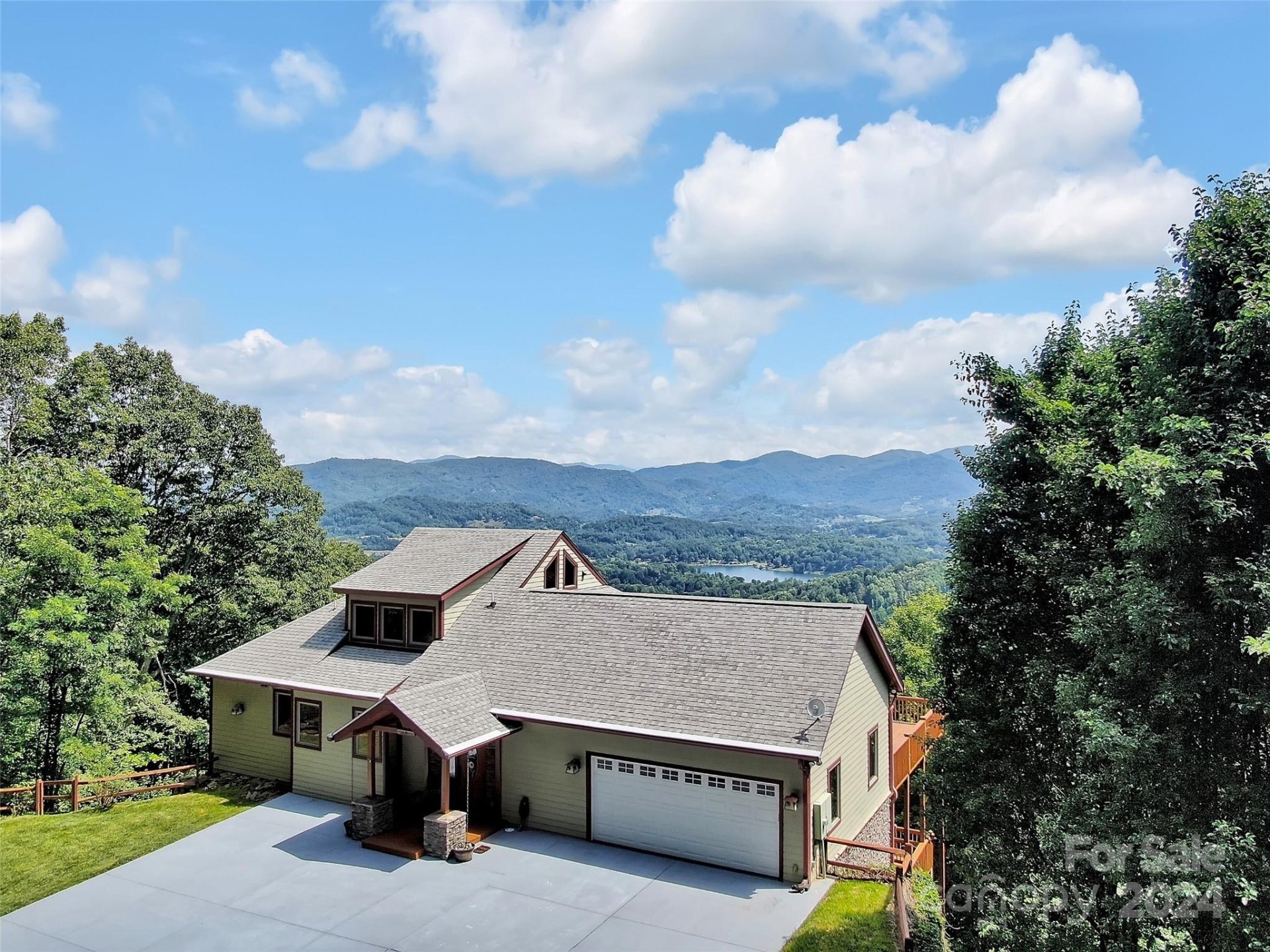 213 Montrose Lane