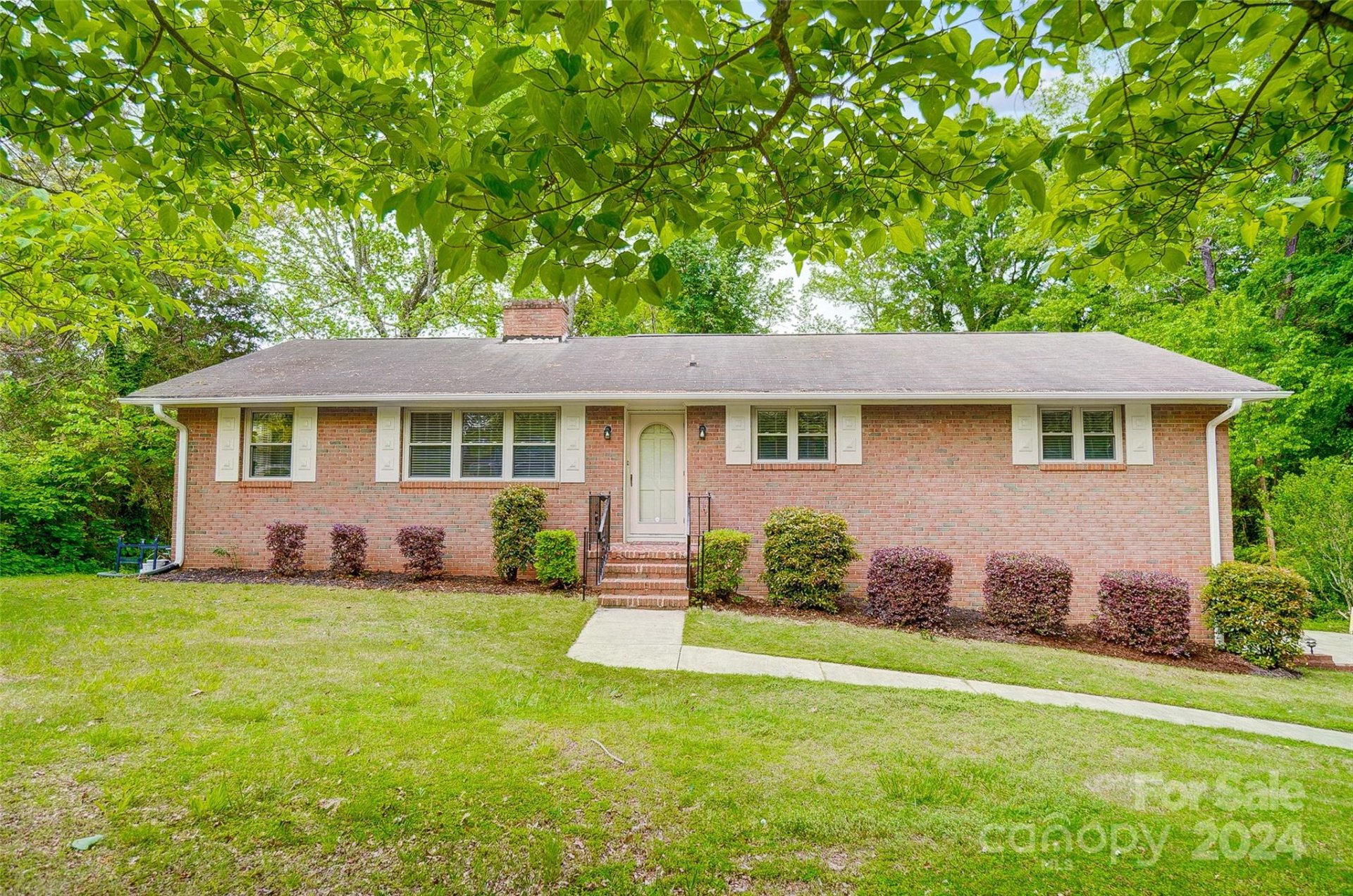 Property image 1 at 324 Fielding Road, Charlotte, NC 28214