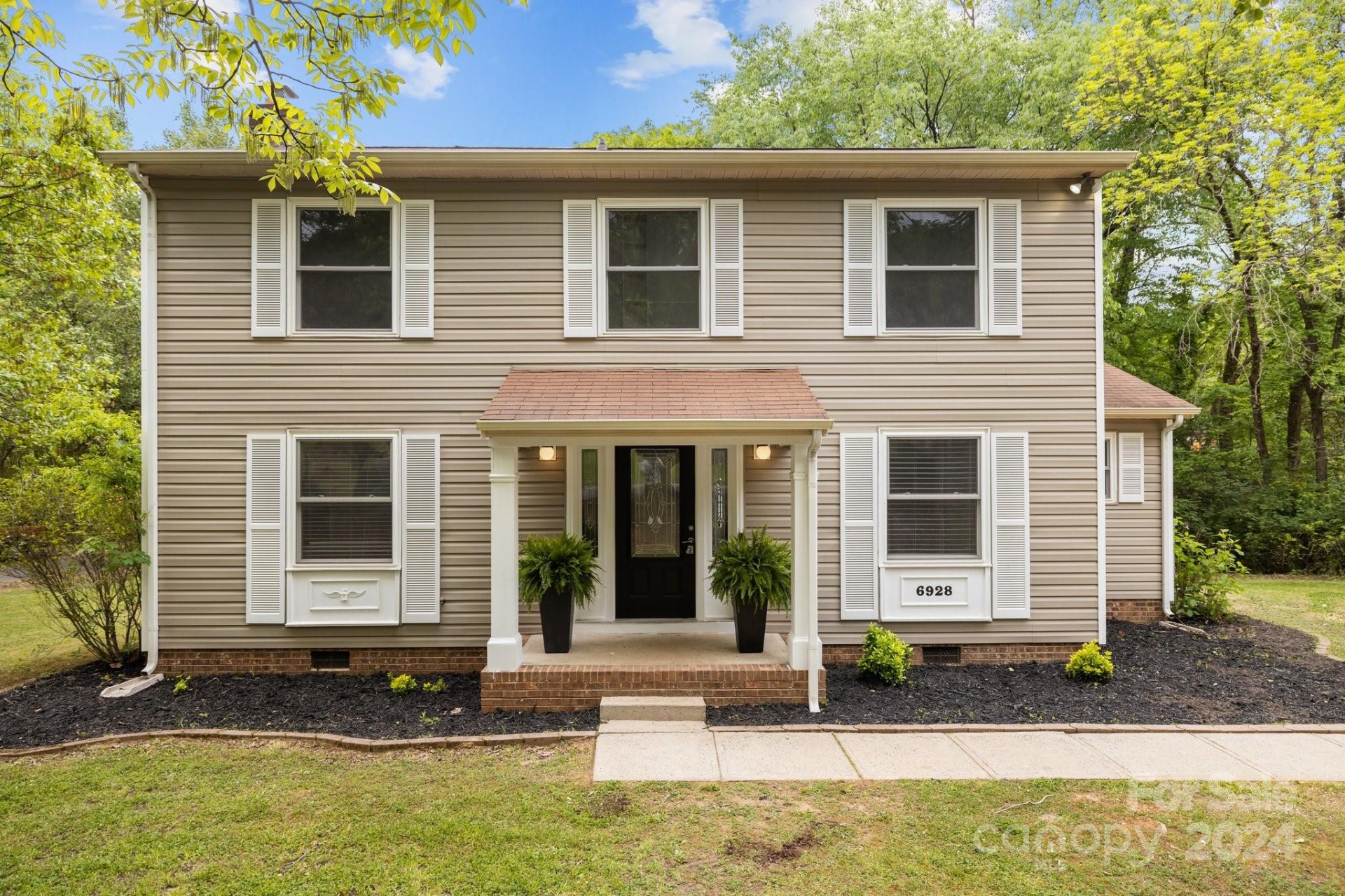 Property image 1 at 6928 Rollingridge Drive, Charlotte, NC 28211