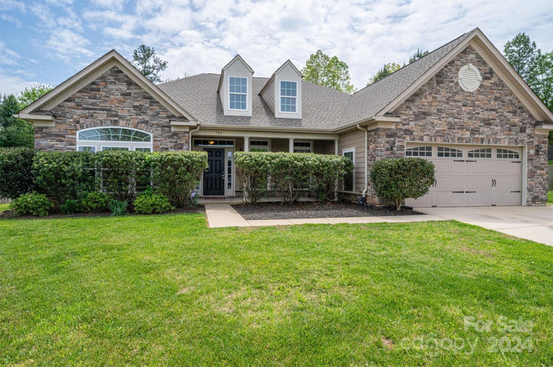 Property image 1 at 725 Heddington Court, Gastonia, NC 28056