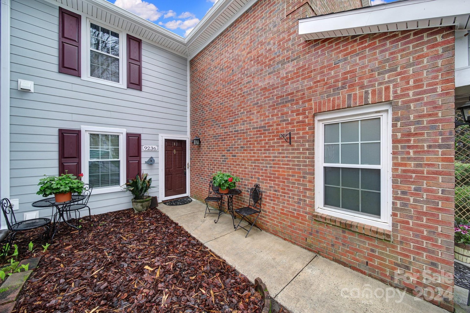 9236 Kings Canyon Drive