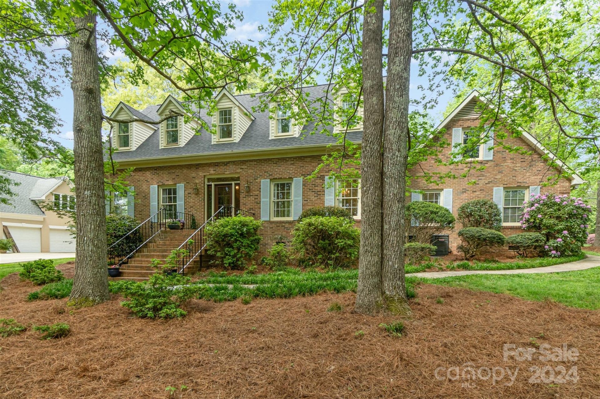 Property image 1 at 8503 Foxbridge Drive, Matthews, NC 28104
