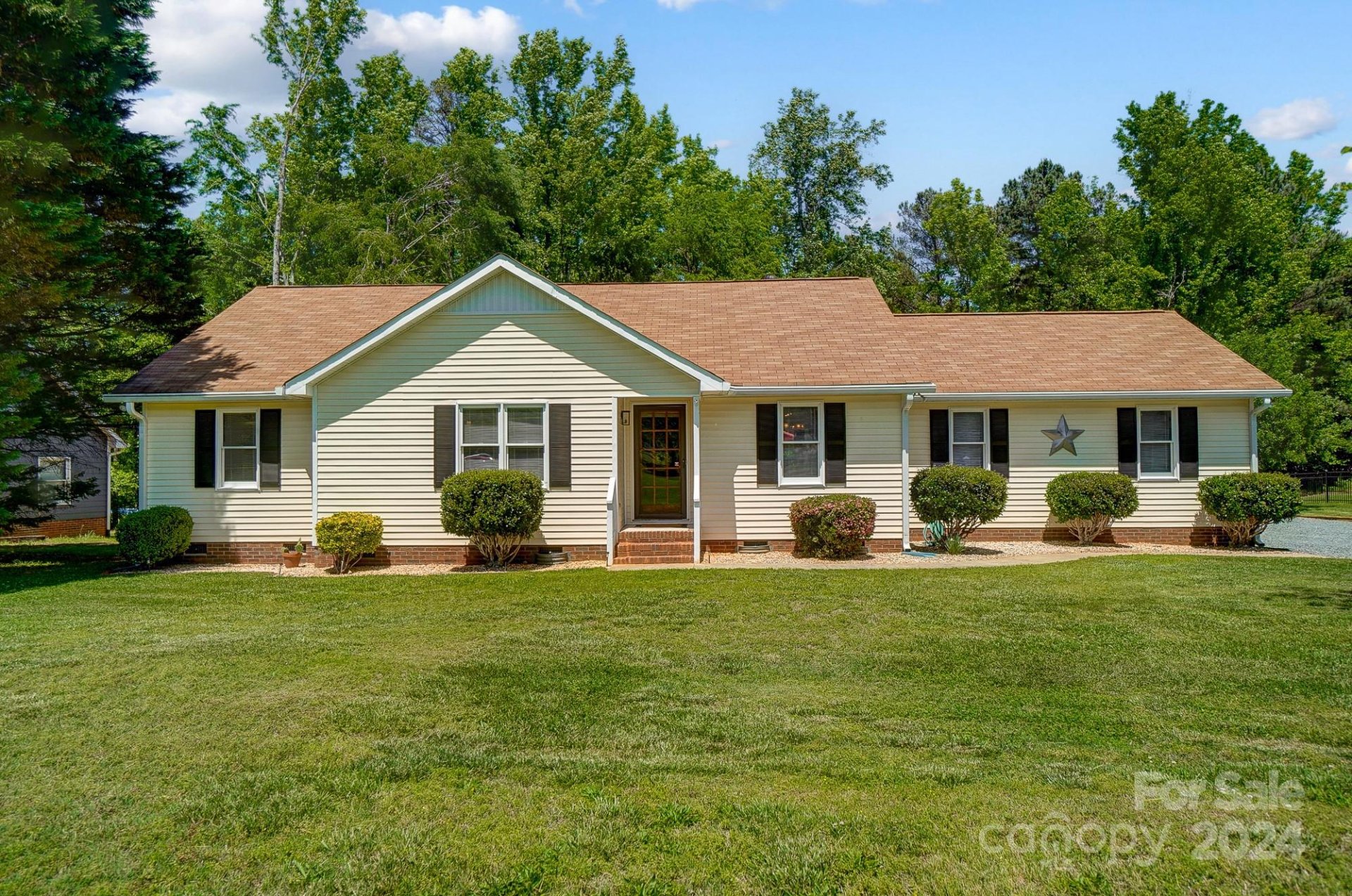 Property image 1 at 7408 Veranda Drive, Waxhaw, NC 28173