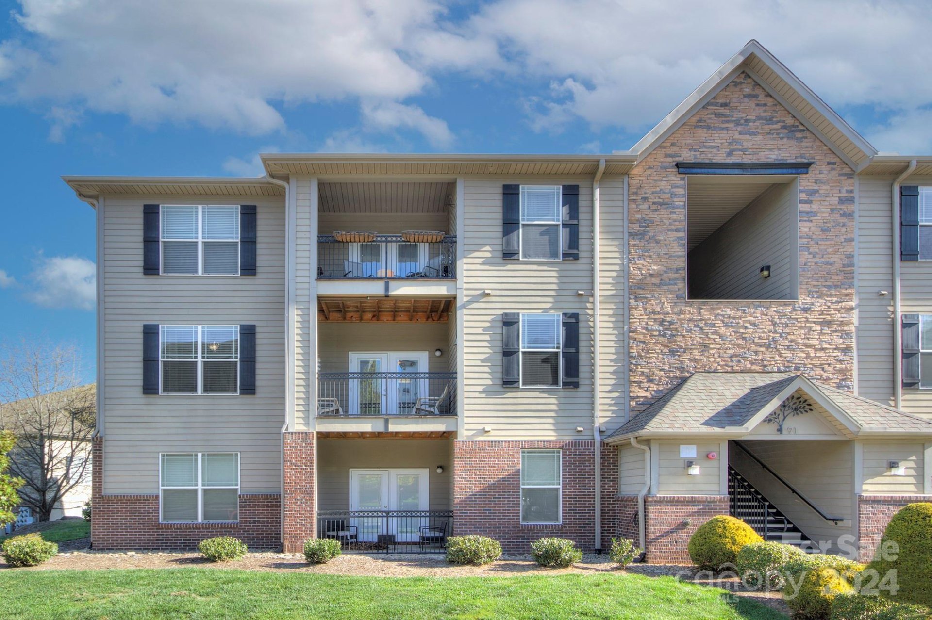 Property image 1 at 91 Brickton Village Circle, Fletcher, NC 28732