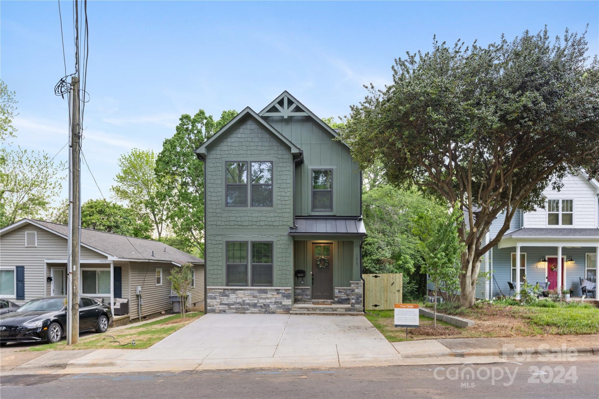 1613 N Mcdowell Street