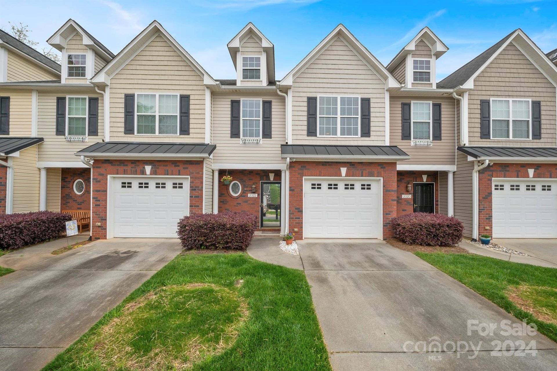 Property image 1 at 2022 Talbot Lane, Hickory, NC 28602