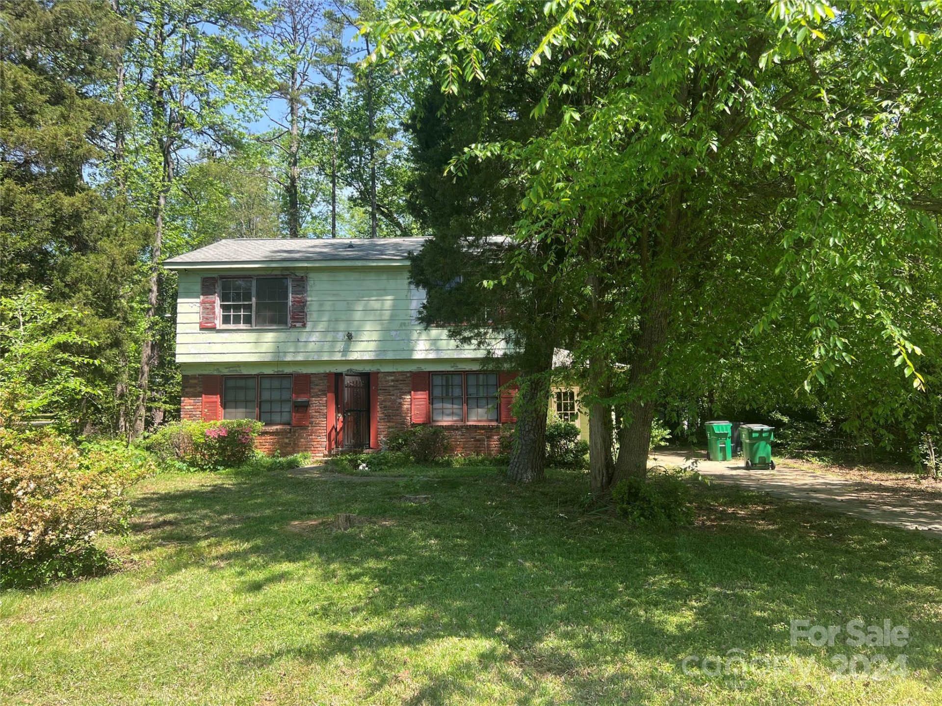 Property image 1 at 5901 Plainfield Drive, Charlotte, NC 28215