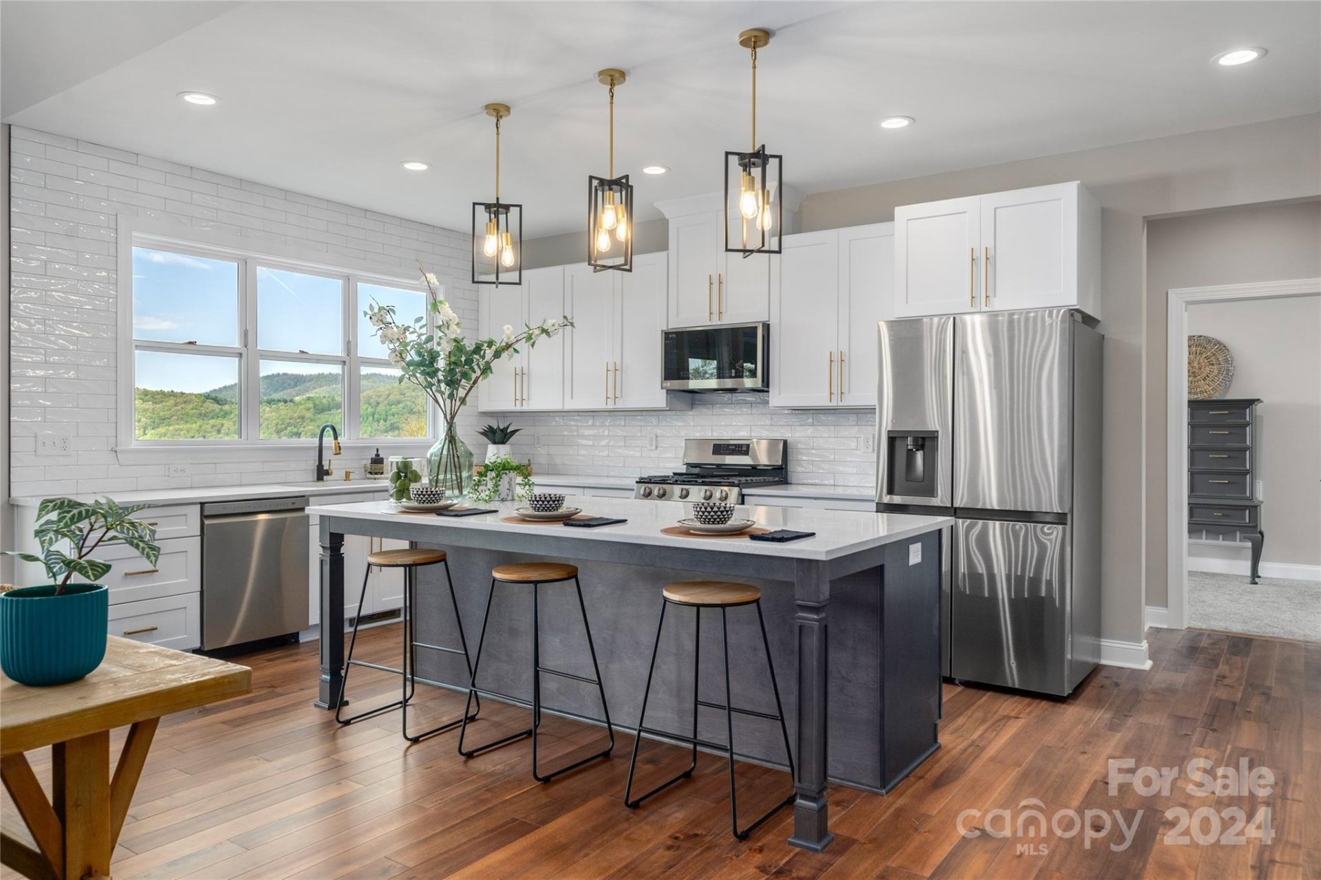 Property image 1 at 636 Crystal Heights Drive, Hendersonville, NC 28739