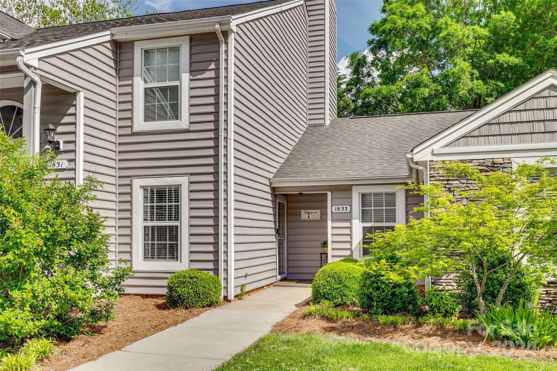 1833 Fairlawn Court