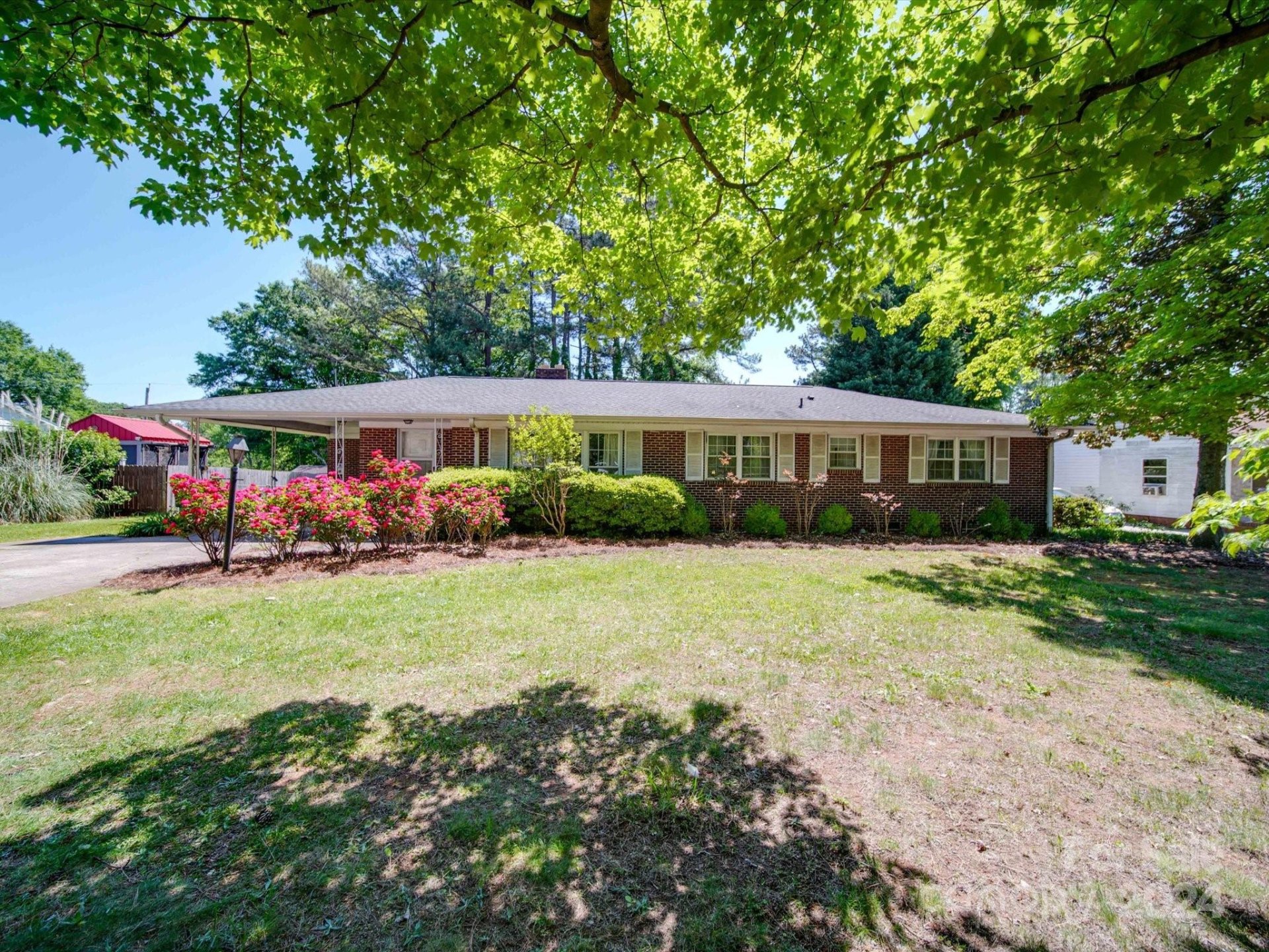 Property image 1 at 624 Armstrong Park Road, Gastonia, NC 28054