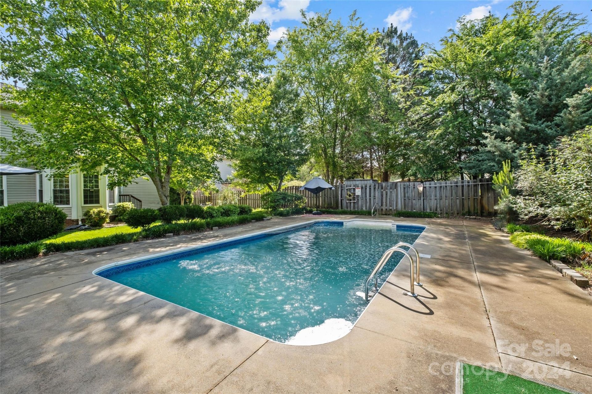 12312 Greenway View Court