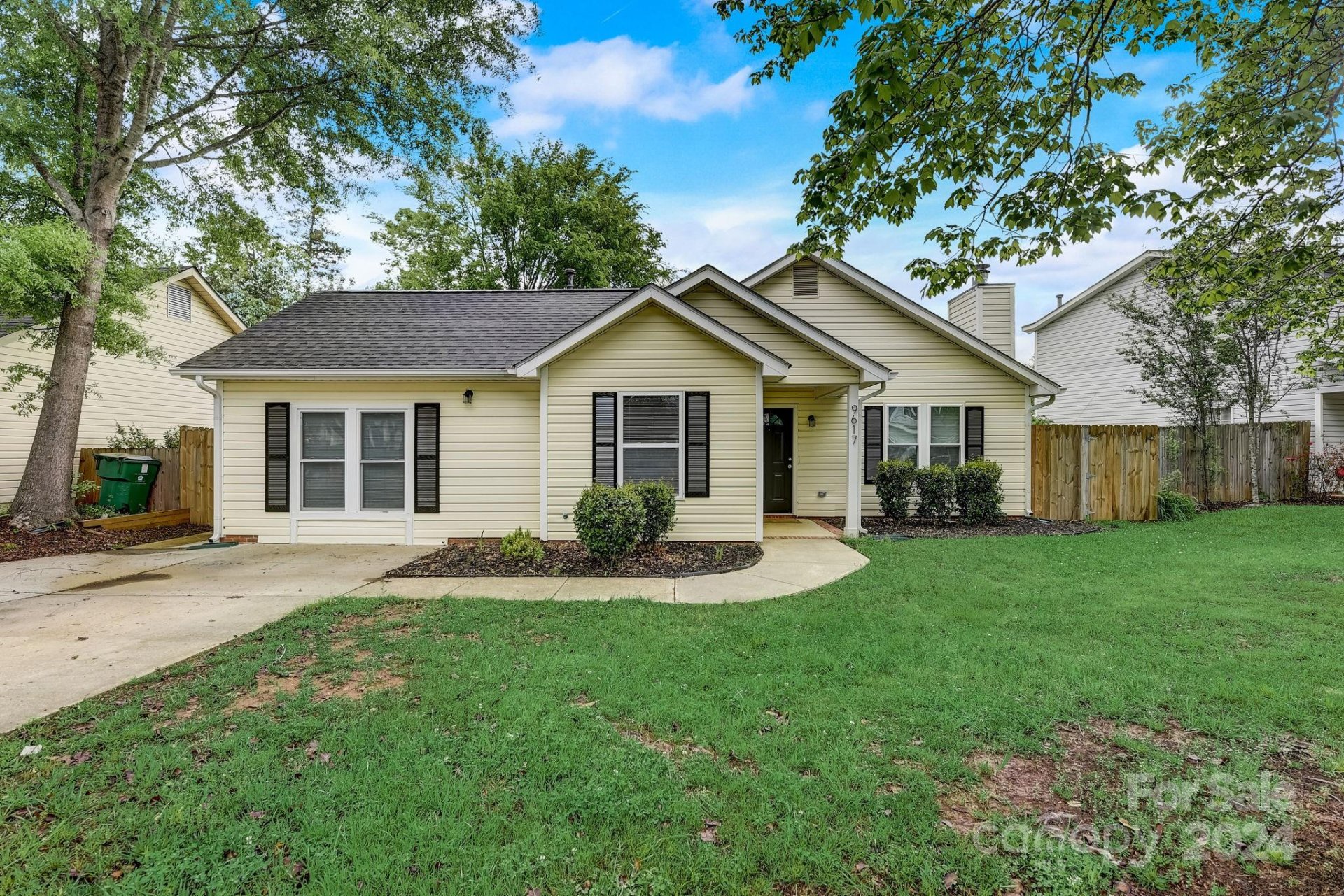 Property image 1 at 9617 Farmridge Lane, Matthews, NC 28105