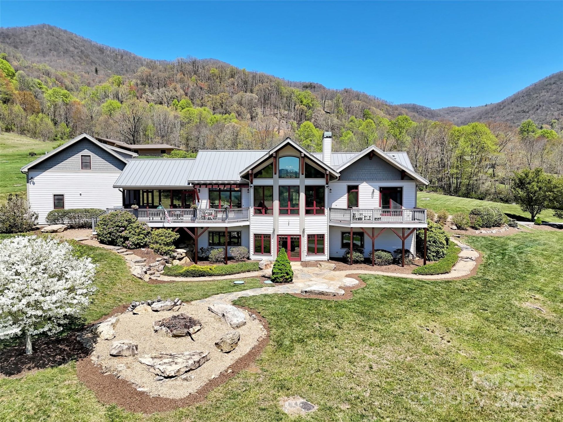 Property image 1 at 12 Rolling Meadow Lane, Clyde, NC 28721
