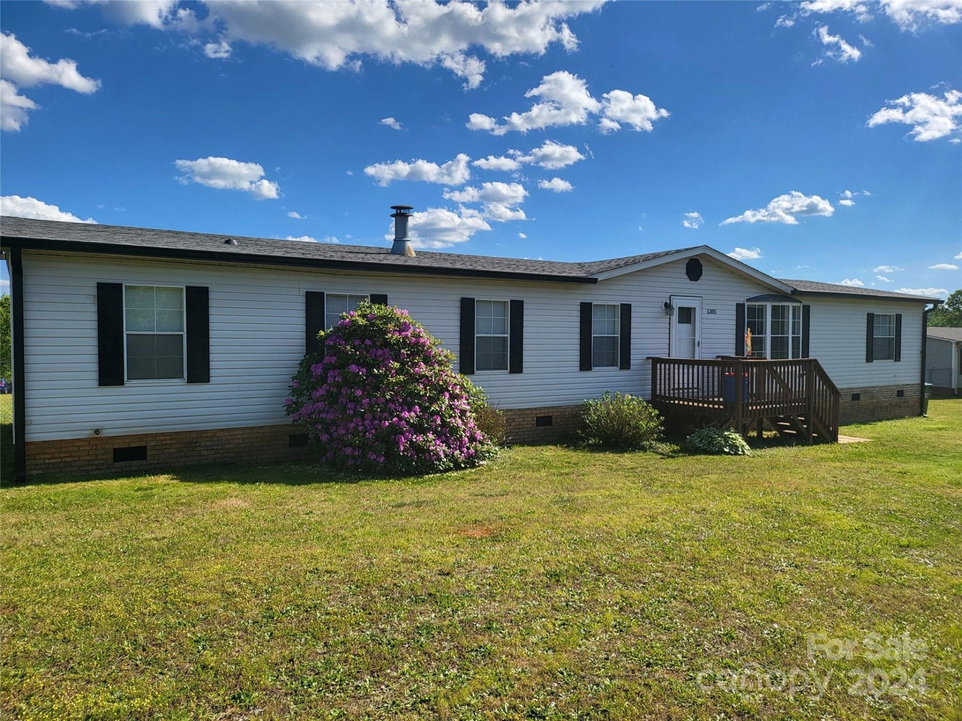 Property image 1 at 5305 Weblee Court, Kings Mountain, NC 28086