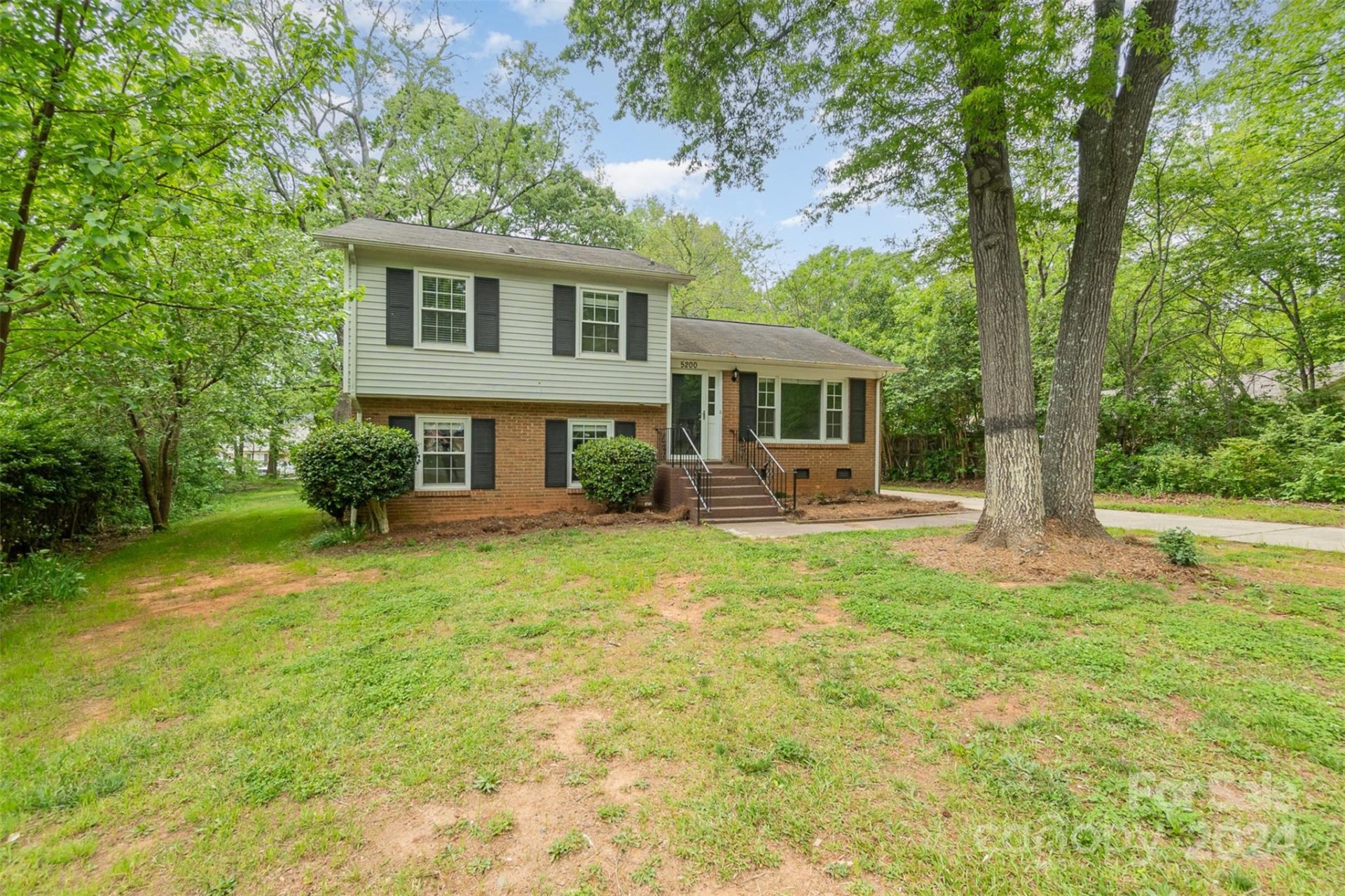 Property image 1 at 5200 Delivau Drive, Charlotte, NC 28215