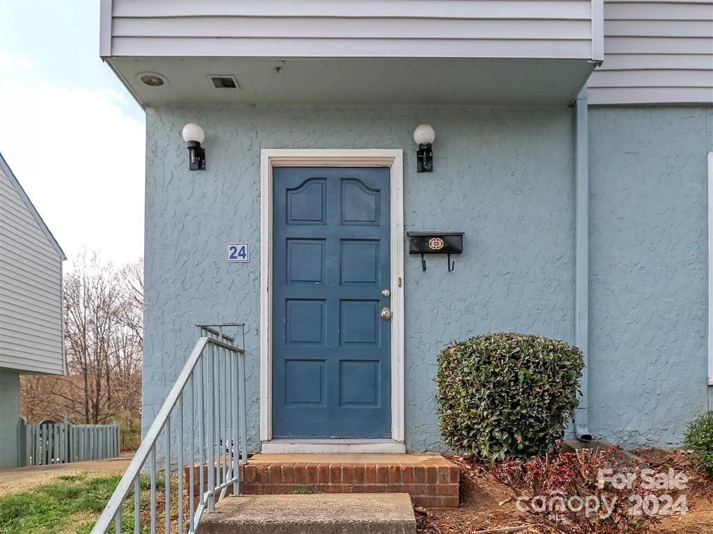 Property image 1 at 1909 Mereview Court, Charlotte, NC 28210