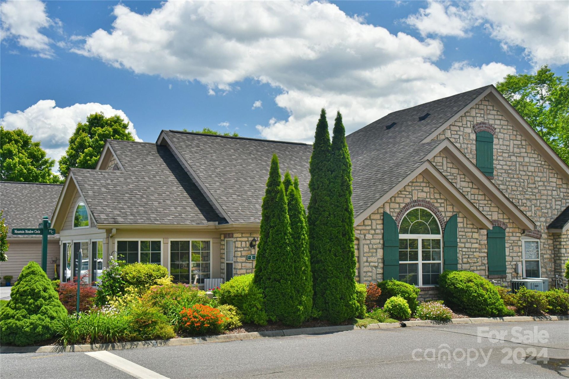 Property image 1 at 1 Valley Trace Lane, Weaverville, NC 28787