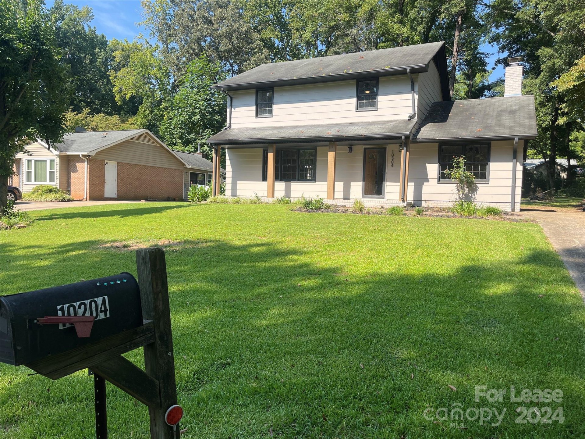 Property image 1 at 10204 Starwood Drive, Charlotte, NC 28215