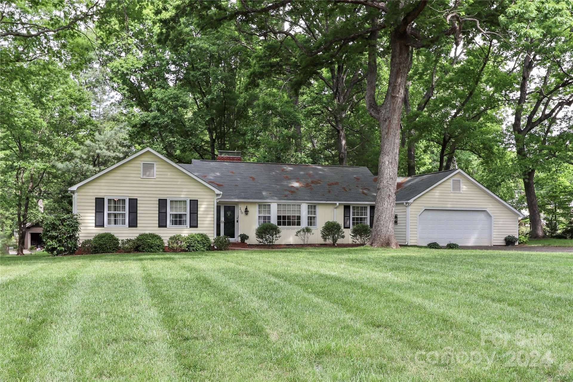 Property image 1 at 230 W Gleneagles Road, Statesville, NC 28625