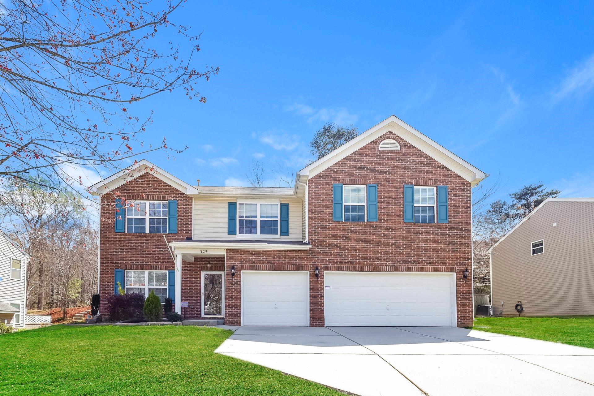 729 Rocky Grove Glen