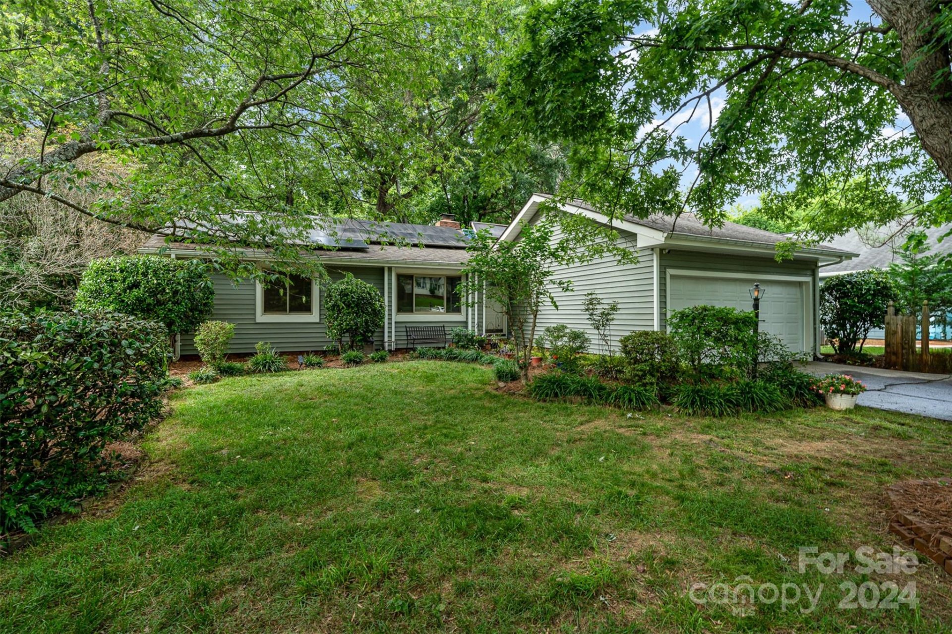 Property image 1 at 8216 Inverary Place, Charlotte, NC 28226
