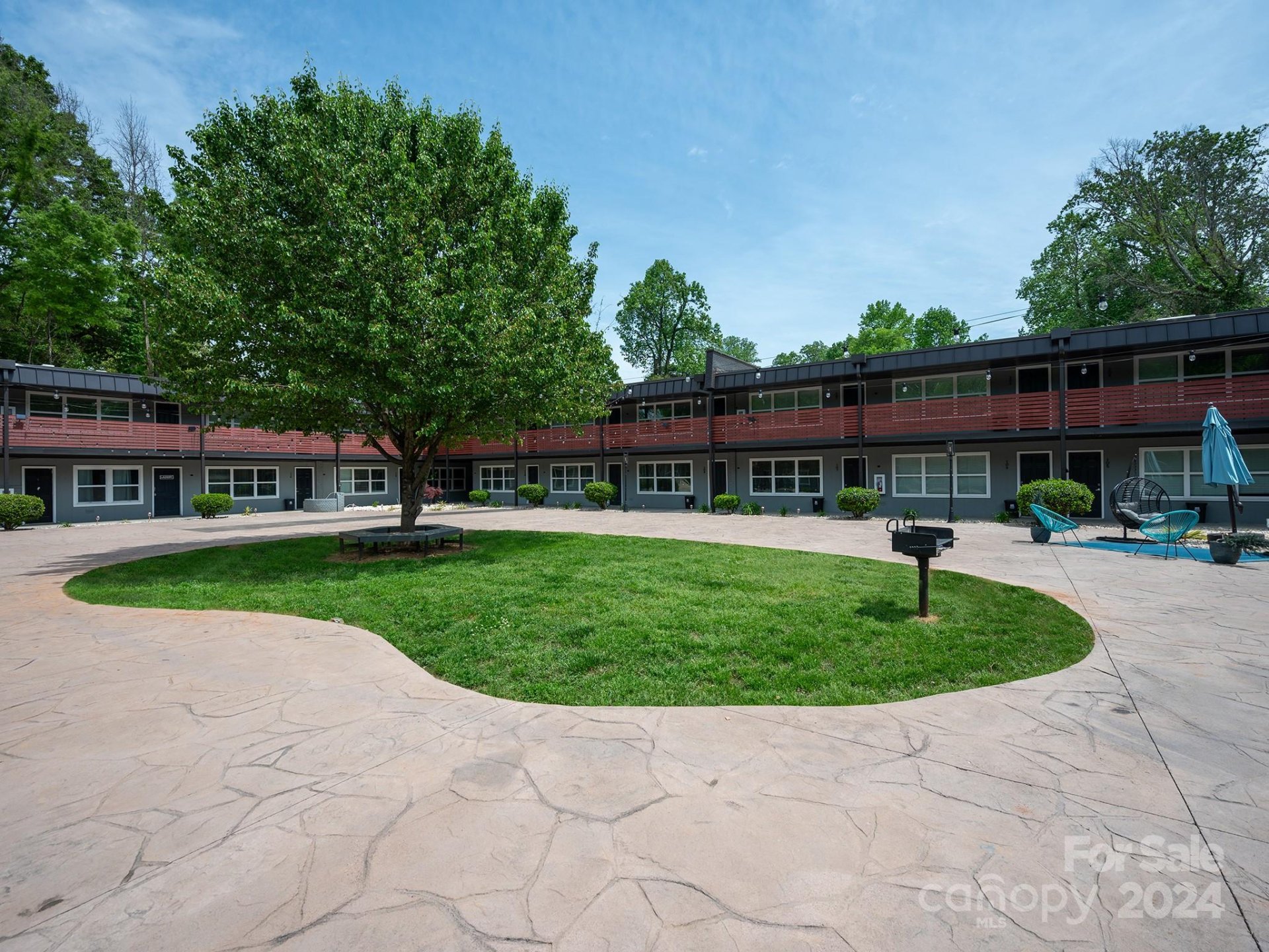 Property image 5 at 2000 Patio Court, Charlotte, NC 28205