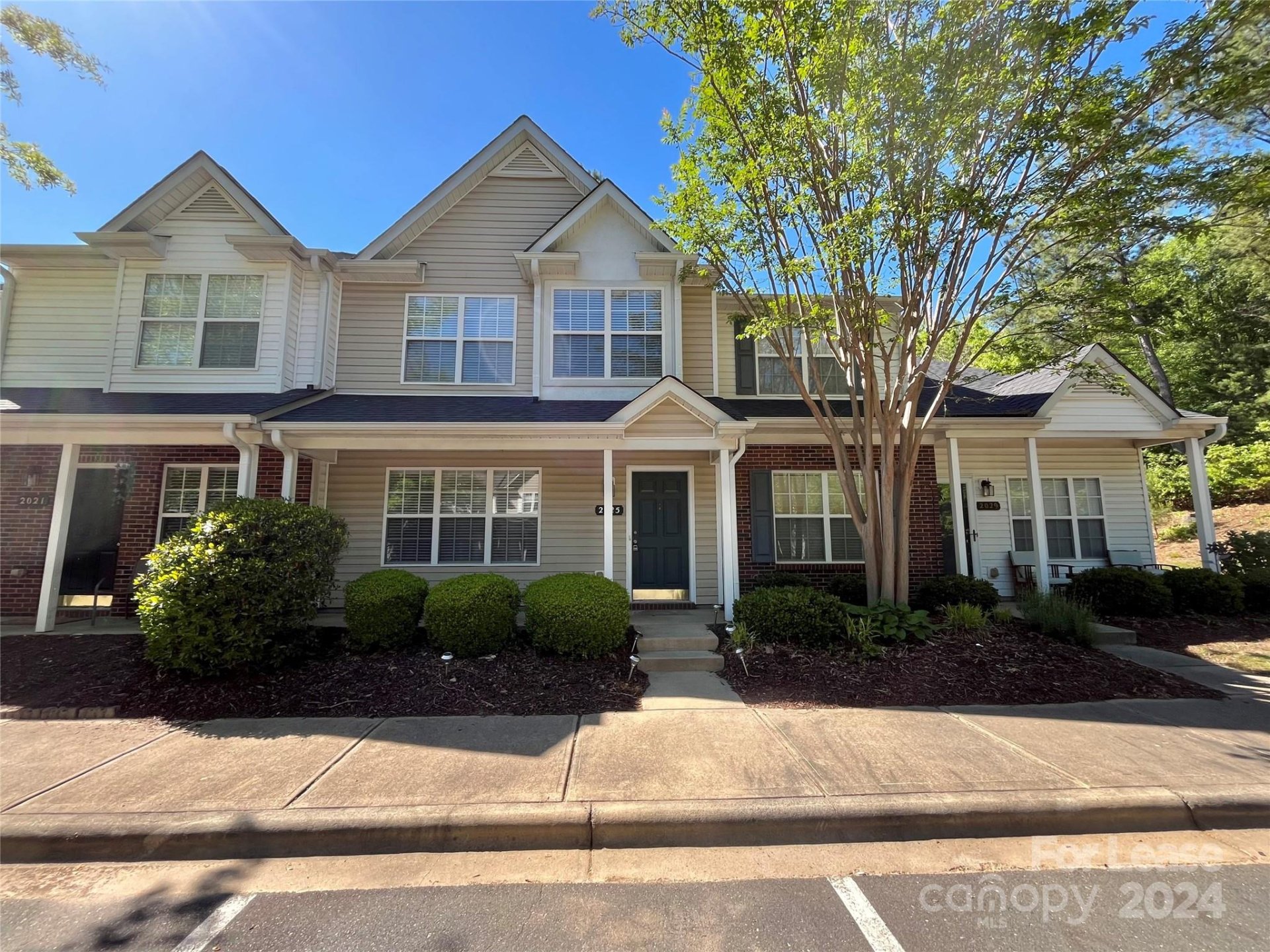 Property image 1 at 2025 Mcneil Paper Court, Charlotte, NC 28214
