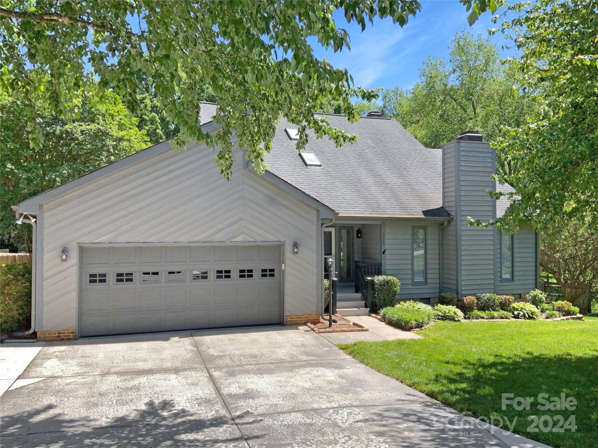 Property image 1 at 16520 Beech Hill Drive, Huntersville, NC 28078