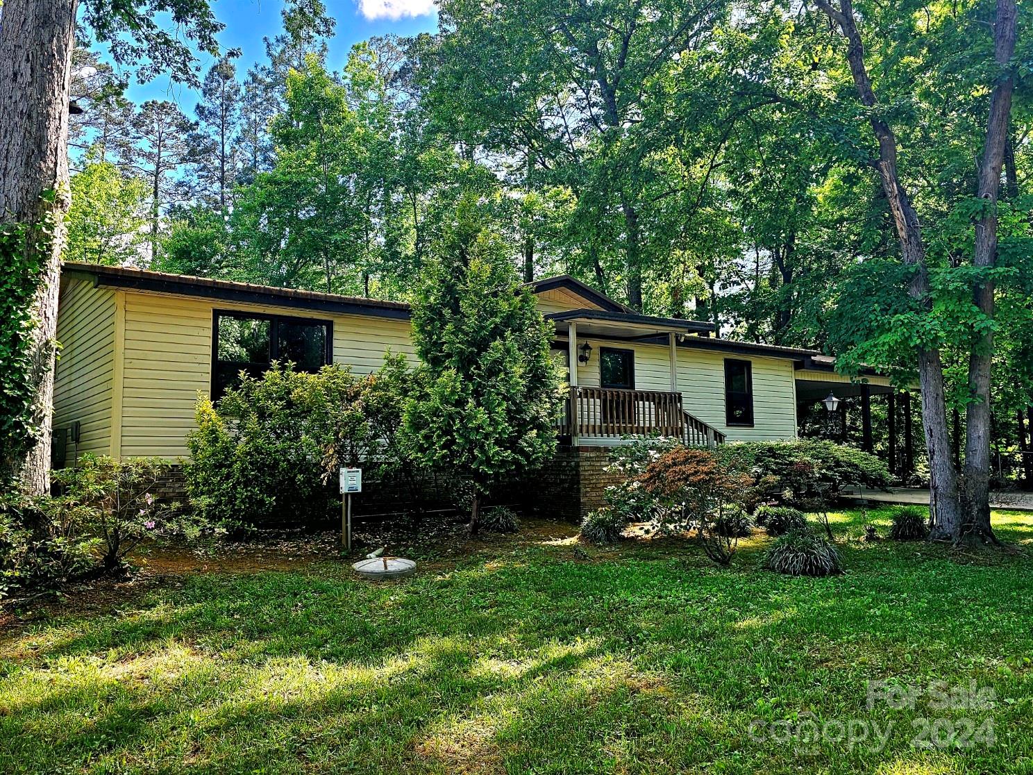 Property image 1 at 162 5th Avenue, New London, NC 28127