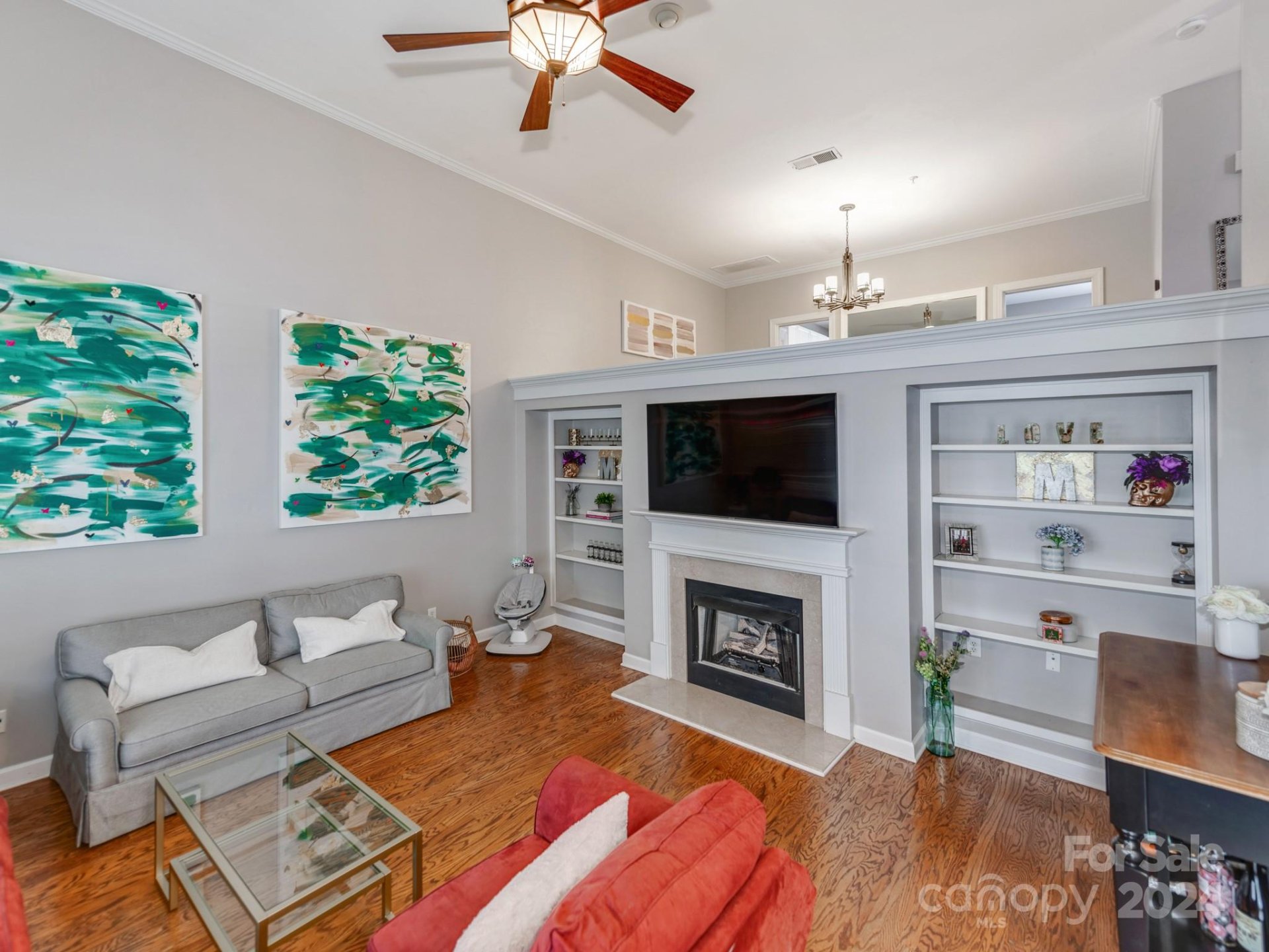 4706 S Hill View Drive