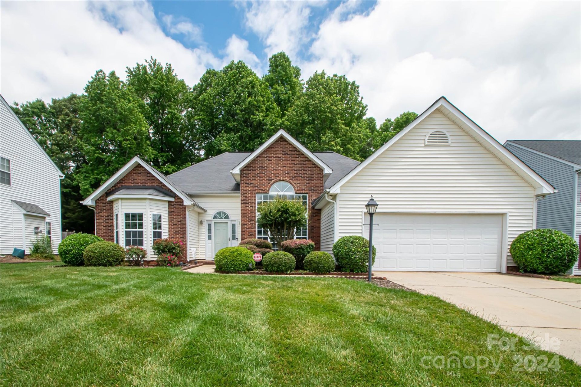 Property image 1 at 1925 Thornblade Ridge Drive, Matthews, NC 28105